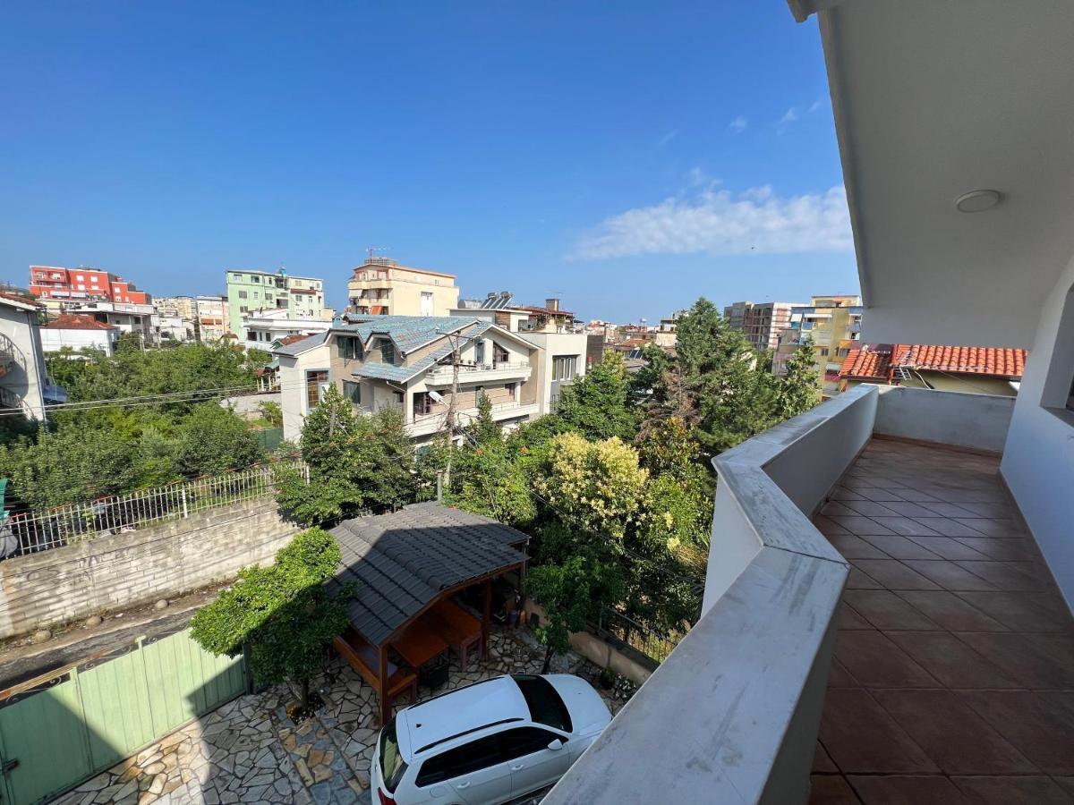 Villa Sokoli, Enjoy Sunset At This Spacious Apartment Tirana Esterno foto