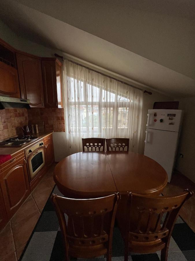Villa Sokoli, Enjoy Sunset At This Spacious Apartment Tirana Esterno foto
