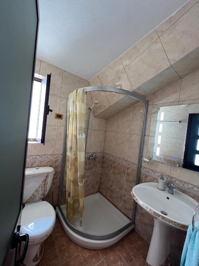 Villa Sokoli, Enjoy Sunset At This Spacious Apartment Tirana Esterno foto